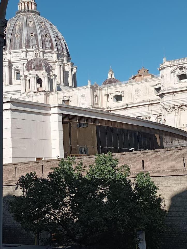 Breakfast At St Peter Apartamento Roma